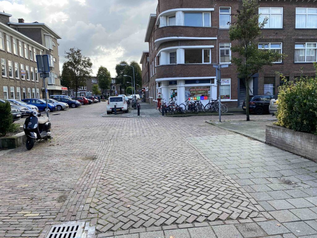 Street forward the house